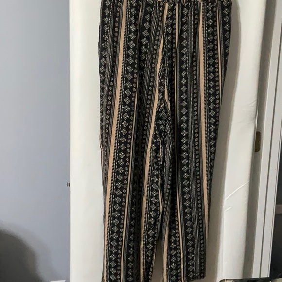 Women - Picture 3 of 5